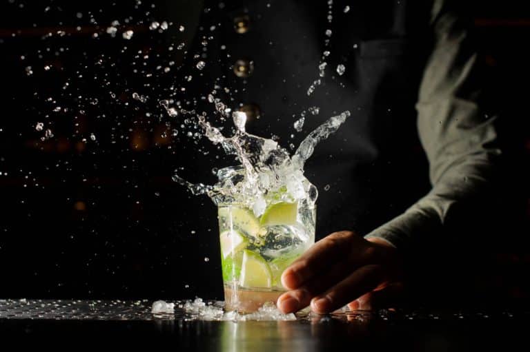 Mixologist vs Bartender vs Machine